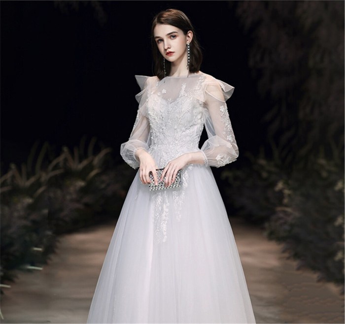 Long sleeve tulle wedding dress