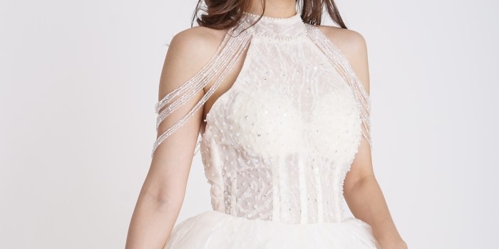 Wedding dresses halter neck